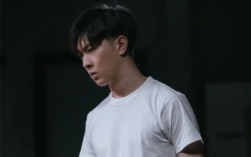 马伯骞演员请就位第五期cut排练饰演寄生虫以及导演点评