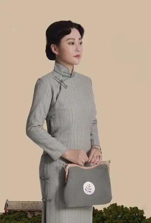 郝蕾也难逃中年发福新剧硬扮20岁格格穿旗袍膀大腰圆太打脸