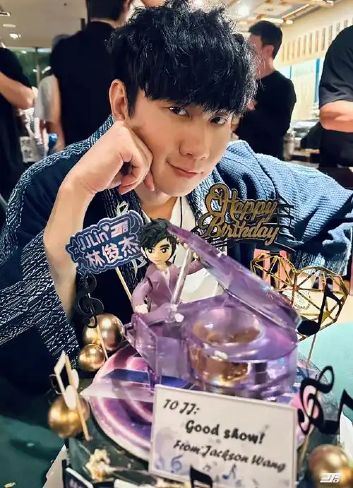 jj20演唱会小瓶子照片汇总每一张都好帅99@林俊杰你参与了哪些场次