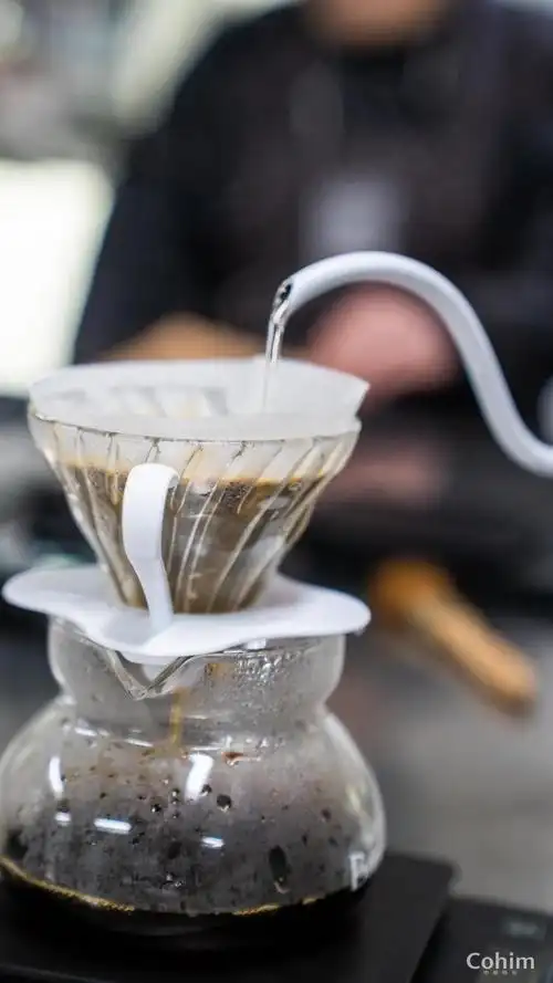 今天刷帖子,无意中看到有人提问说,"喝了这么多年咖啡,突然觉得手冲