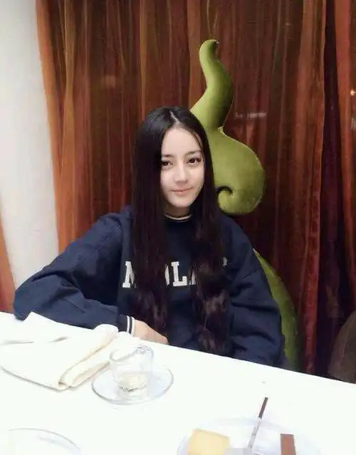 迪丽热巴2岁到18岁旧照曝光,从13岁开始见证"女神诞生"!