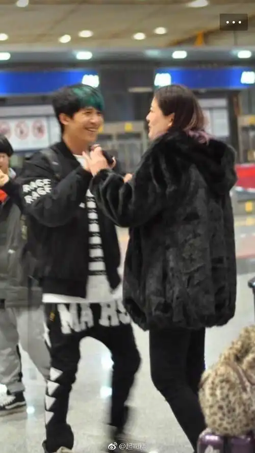 让很多鹅羡慕的大张伟老婆是这样的