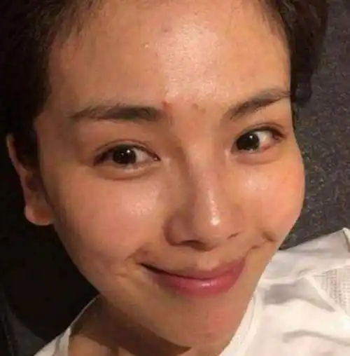 刘涛卸妆后,蒋欣卸妆后,再看杨紫卸妆后,差别一目了然_化妆_状态_明星