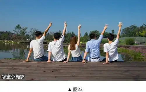 六个人的拍照姿势,用手臂摆成六角星的形状.