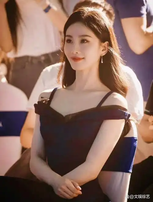 刘诗诗这气质和身材,依旧不减当年,经过岁月的沉淀,还是那么的漂亮