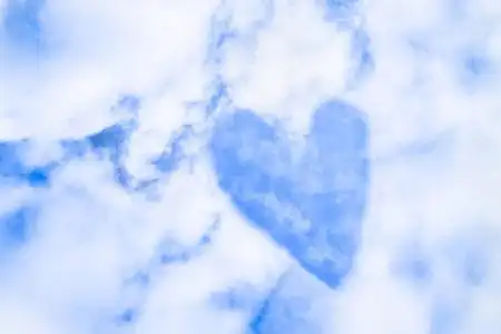 爱心白云在蓝天上的一颗心, 白云照片