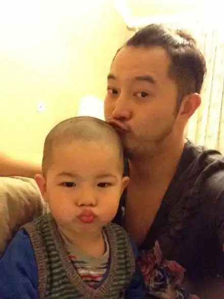 沙溢与儿子(资料图)