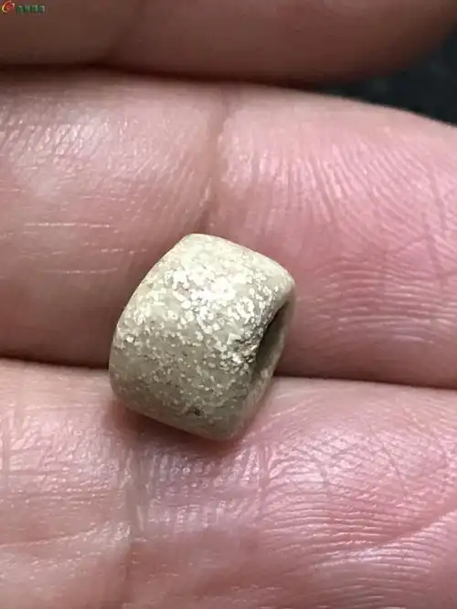 红山文化时期白玉珠