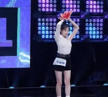 原创青2嘉行训练生镜头被删杨幂亲自发博拉票粉丝却怒骂嘉行