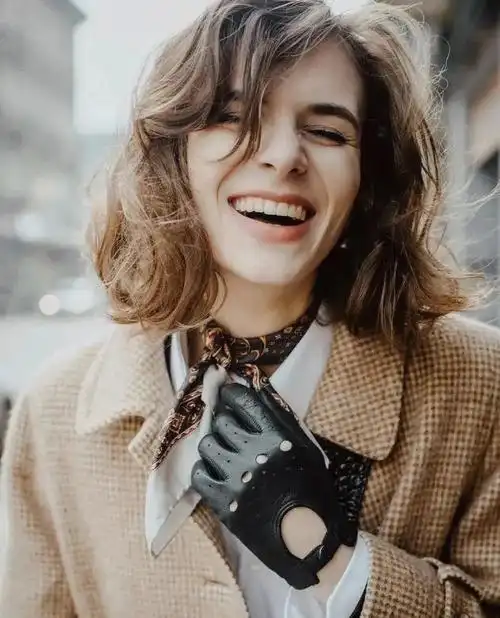 被夸爆的氛围感美女都在穿什么