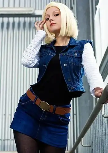 拉姿丽cosplay,网友:我好像知道,为什么克林会长头发了!