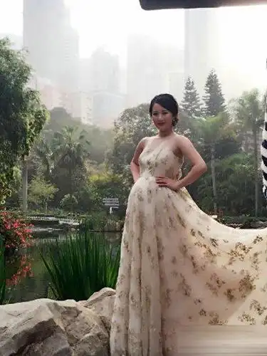 阔太李念深夜曝孕照