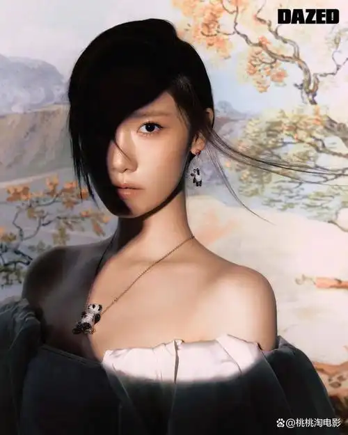 林允儿登上韩版《dazed》杂志电子刊12月封面,三封规格,耀眼的珠宝