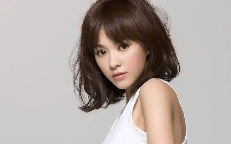 台湾美女演员陈意涵桌面壁纸