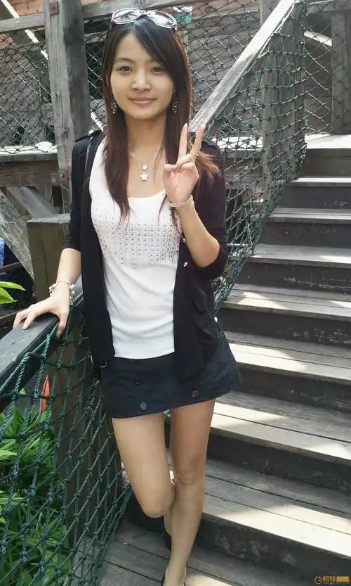 (12月最新上传)晒晒我女友的照片~用9000岁照的,真给力!