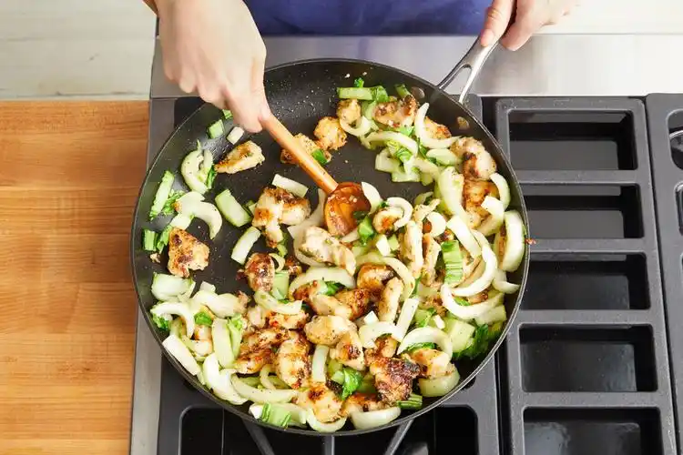 recipe: orange chicken stir-fry with jasmine rice - blue apron
