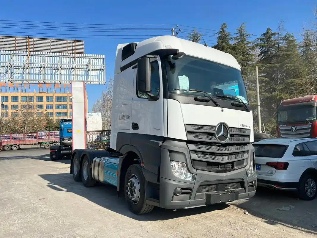梅赛德斯奔驰阿克托斯牵引车头到店,试乘试驾再说话,经济性,舒适性