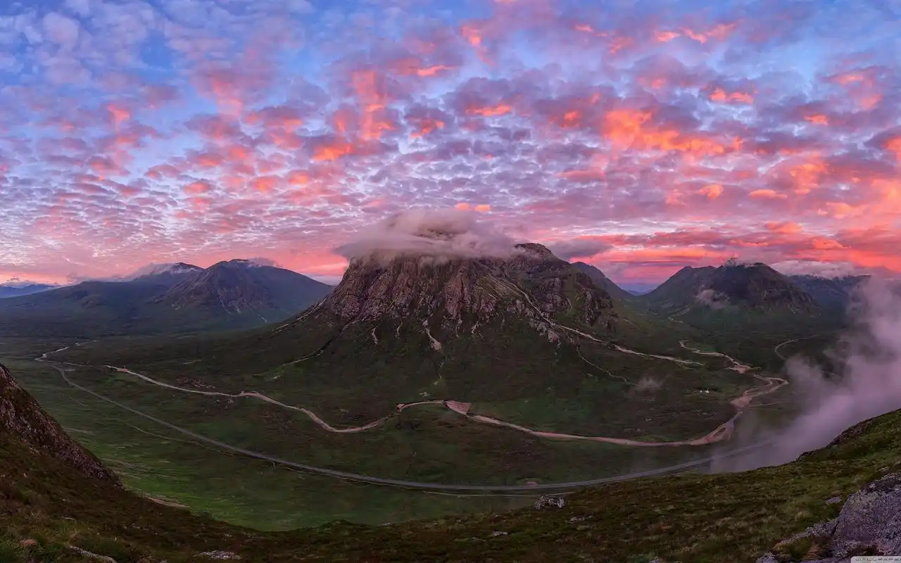 雄伟的大山风景桌面电脑壁纸