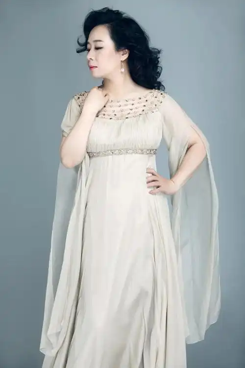 圣洁女神著名女高音歌唱家张立萍开启美声盛宴