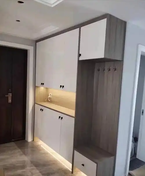 门口鞋柜(这样的进门鞋柜设计才好看)