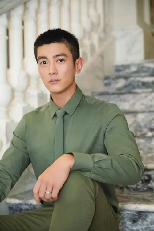 最近,一批淡颜系男星颇有出圈之势,《想见你》的许光_圈子-新氧美容