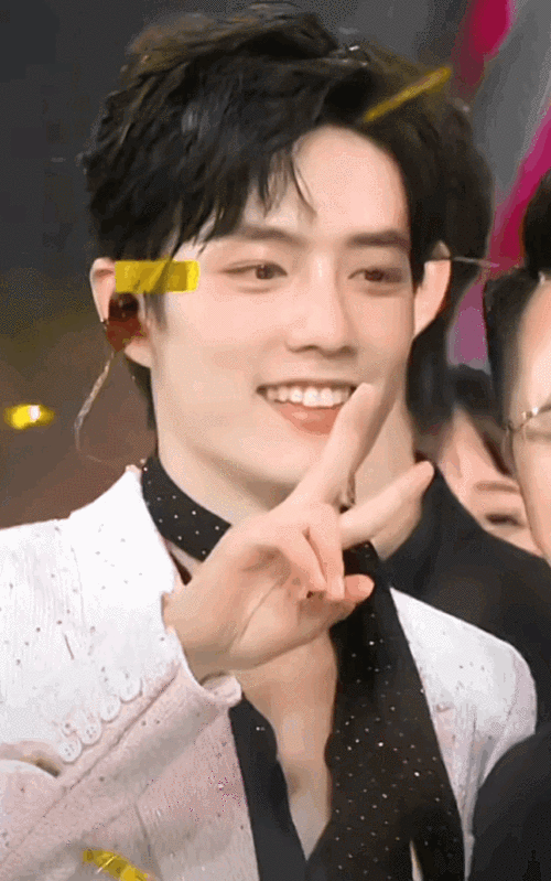 肖战# 清爽干净,自信闪耀,你每一次微笑都能点亮我整个世界!