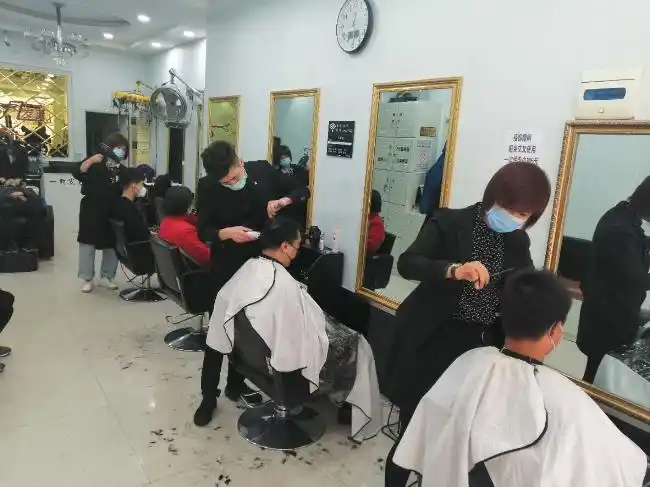 【复工复产看小店】理发店:经营恢复收入正常