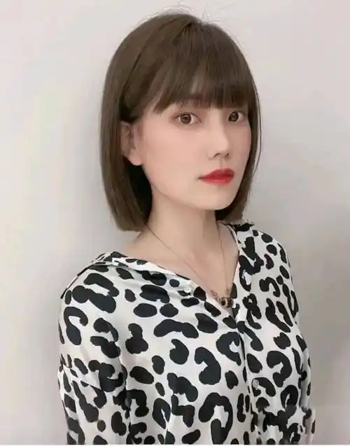 短直发波波头这么剪超酷又个性