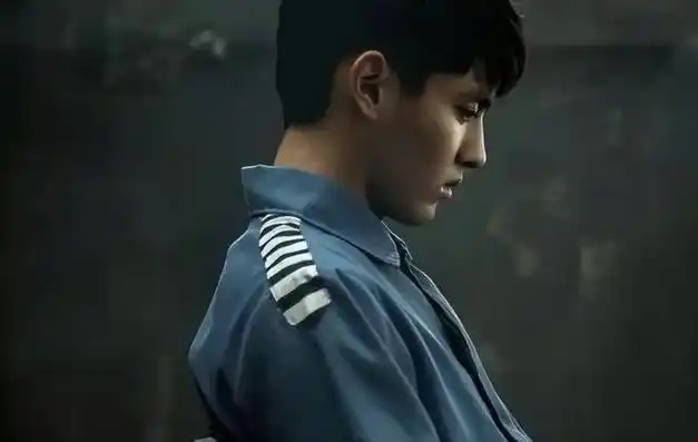 媒体爆吴亦凡狱中当上班长后坚持写歌还有两名粉丝照顾他