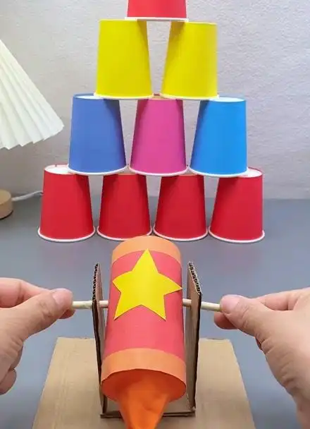 用纸筒做个可旋转的大炮小手工,致敬最可爱的人