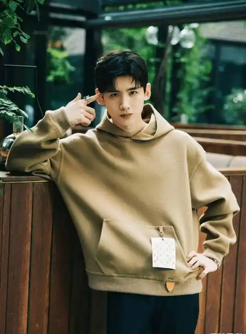 姐妹们,男明星私服来了!