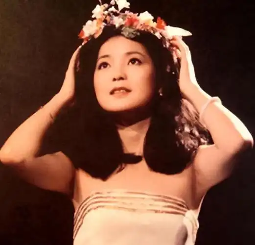 邓丽君:被李宗盛称为"歌坛传奇",去世后遗物却被人当成垃圾