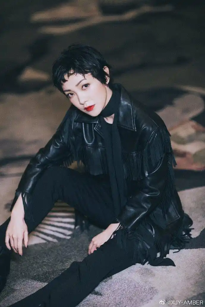 爱豆好心情# 是去听她唱歌的那一天 很疲惫了还