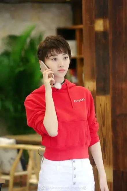 青春旅社 | 景甜的短发装扮