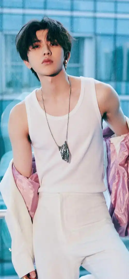 超有型蔡徐坤锁屏壁纸