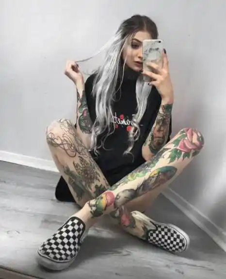 德国超酷的纹身女孩lee