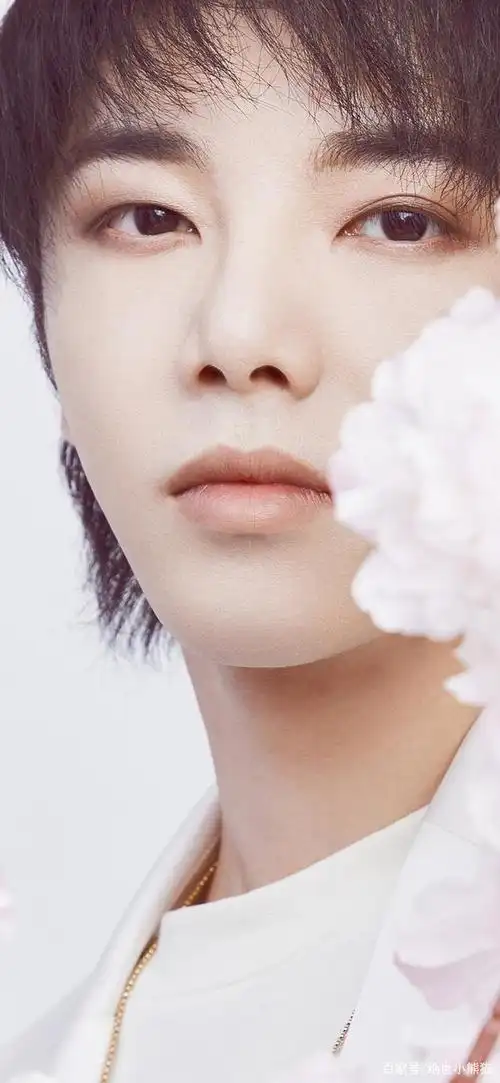 又是吃华晨宇颜值的一天,认真唱歌的样子爱了爱了