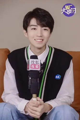 王俊凯收获了一个"狂野男孩"的外号,采访中我们问他:"你是那种追求高