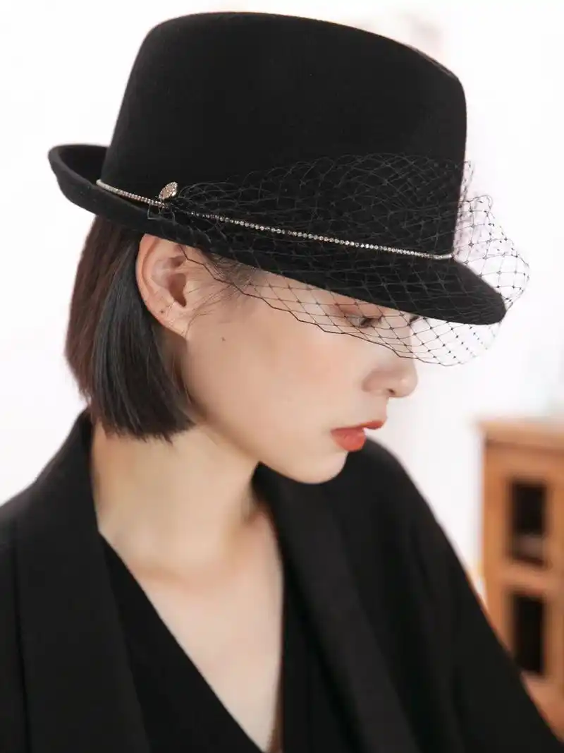 采用质感很好的羊毛呢材质,秋冬季保暖的同时兼顾时尚7515 爵士帽