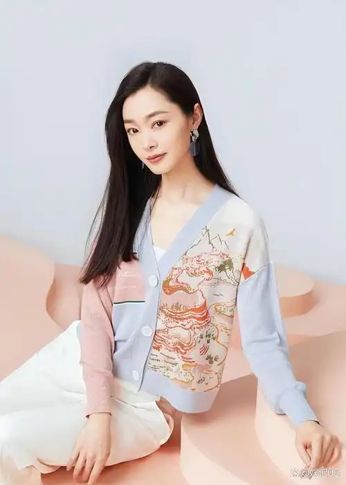 宋轶不整容不靠花边新闻身材凹凸有致高贵又优雅