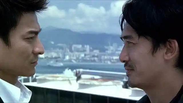 无间道:刘德华和梁朝伟的经典天台戏.看几遍都不会腻.