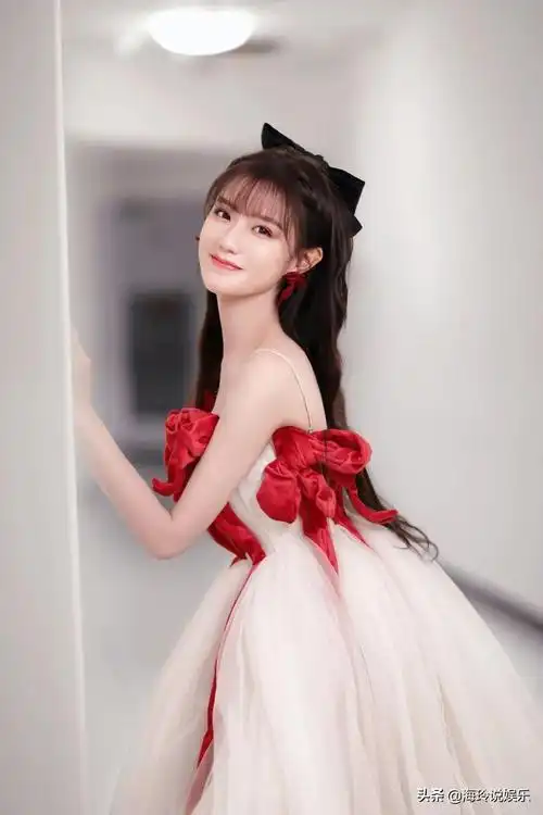 1997年10月17日出生于福建省的陈意涵,英文名:estelle,早期的艺名为爱