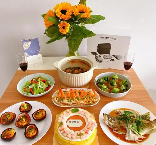 料理一桌生日宴愿你事事顺意时时开心