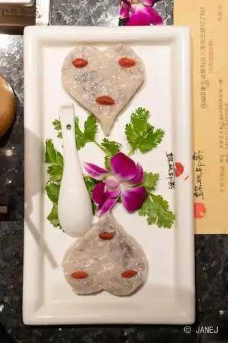 口感很好鲜香弹牙牛肉好吃虾滑连摆盘都是爱你的形状