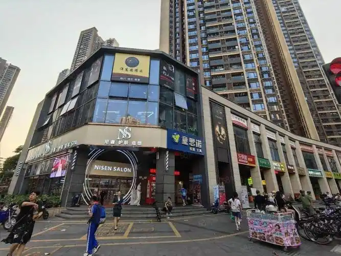 【10图】壹城中心65米广告位,十字路口位置学校对面 月租50657,深圳