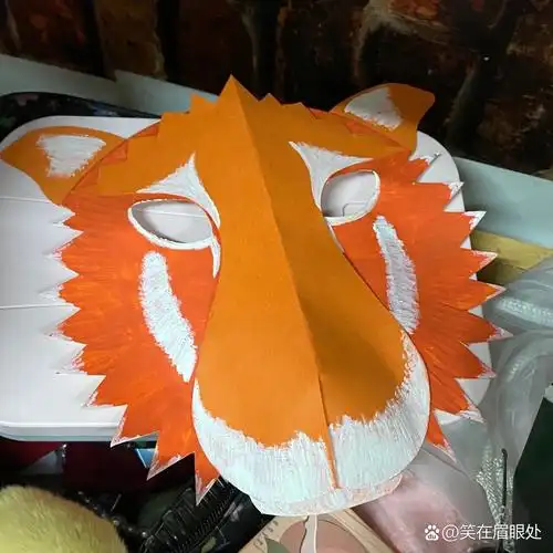 老虎手工面具 用一次性纸盘子做的 耳朵和鼻子是用卡纸