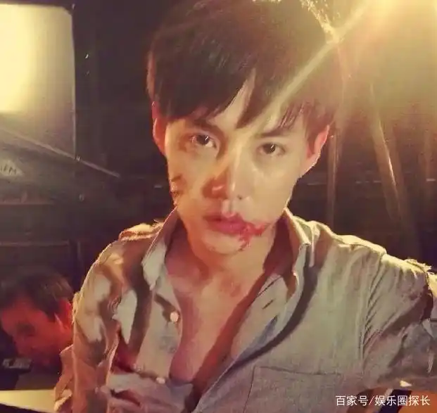 尹正早年帅照被翻出,发福前后颜值对比惨烈,网友看后直呼太扎心