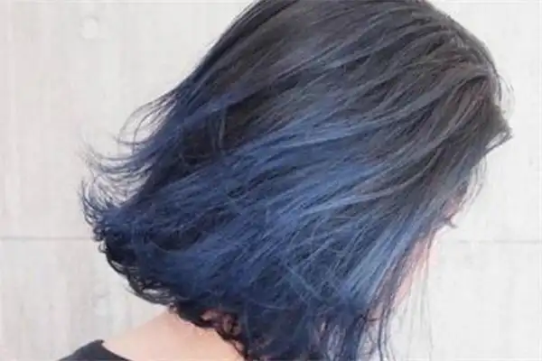 雾蓝色头发掉色后是什么颜色雾蓝色头发褪色后效果