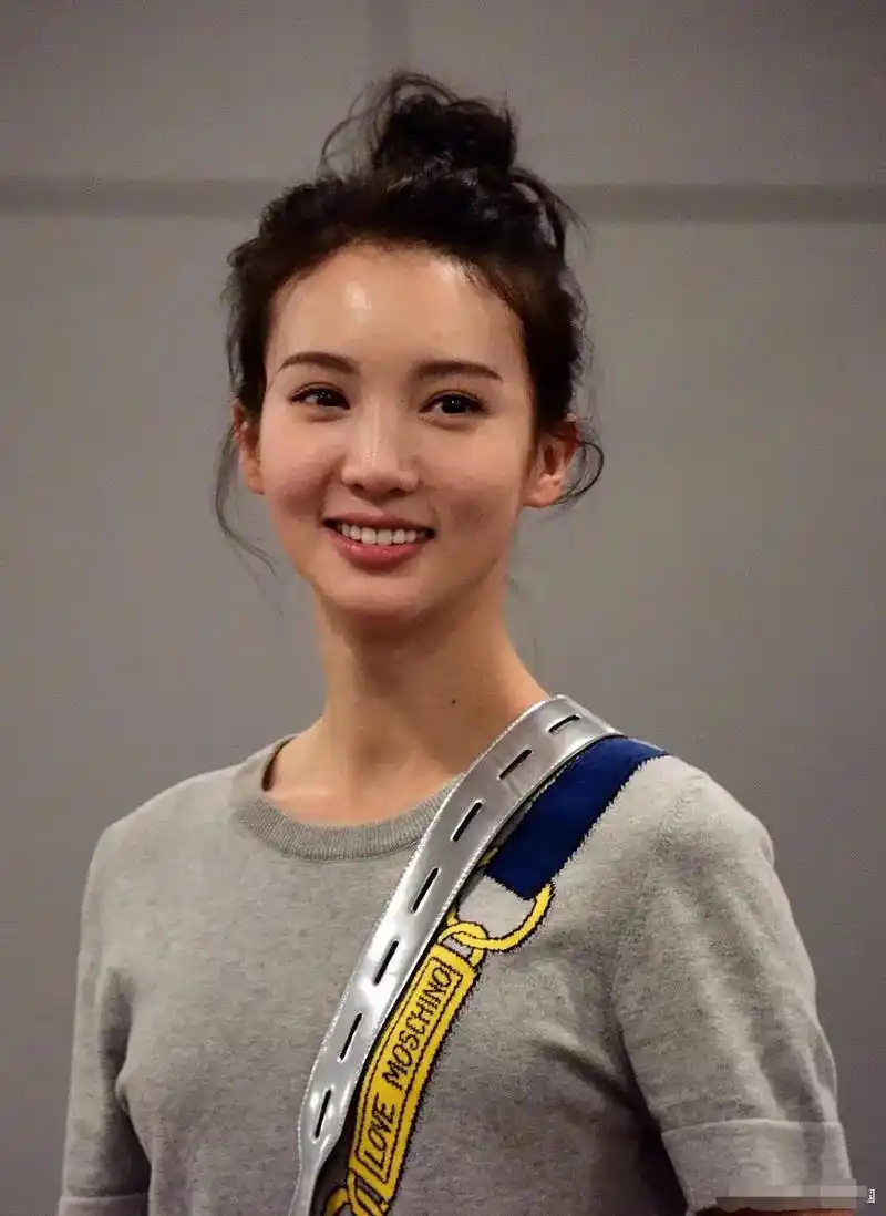 助我上热门# 原来,早期的金晨,竟然这么好看!真的是可爱又灵动啊!