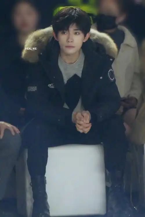 易烊千玺代言波司登##易烊千玺手拿dv走红毯##没法拒绝雪中的易热